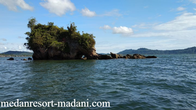 Liburan ke Sibolga? Jangan Lewatkan Keindahan Pantai Pandan!