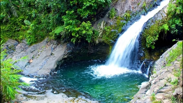 Eksplorasi Alam di Curug Lubuak Tampuruang Padang